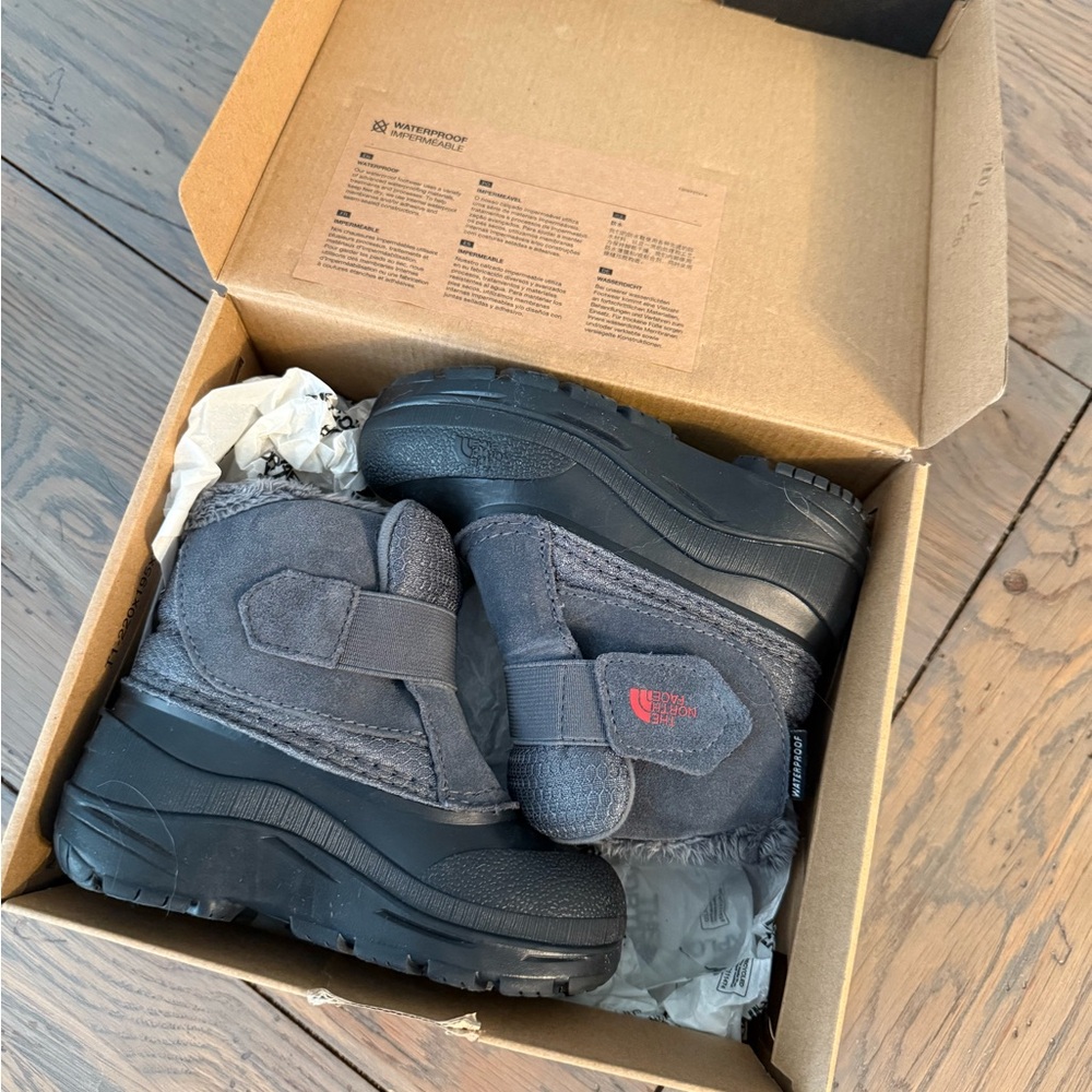 The North Face Toddler Gray/Faux-Fur Alpenglow II Boots